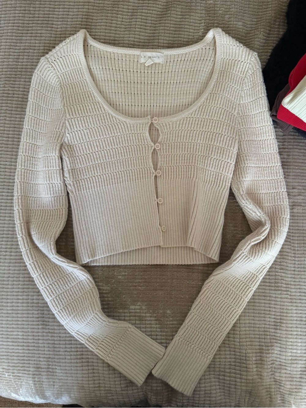 La Hearts Cropped Button-Front Knit Cardigan in Light Beige